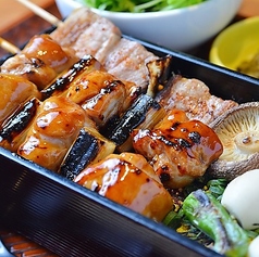 ソラリア限定！博多焼とり重で昼飲みを