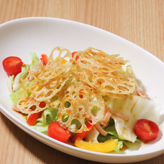 パリパリれんこんチップスのサラダ