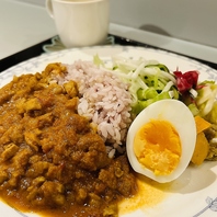 手作りスパイスチキンカレー