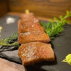 特上厚切り霜降牛串 80g