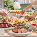 貸切立食時のお料理も好評いただいております！美味しい思い出も、ぜひ一緒に。