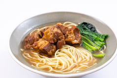 スペアリブの醤油煮込み麺(細麺/太麺/米線)