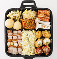 料理メニュー写真&nbsp;チーズサガッ（四角）パン　オーブンサムギョプサルVSフライドチキン3種