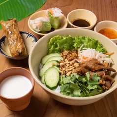 現地の味わいを再現した本格ベトナム料理