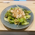 料理メニュー写真&nbsp;低温でしっとり鶏ハム ゴマドレサラダ