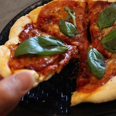 パスタやピザ、冷麺など絶品のお料理も豊富にご用意。