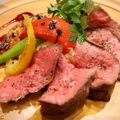 炭火で引き出す肉の旨味