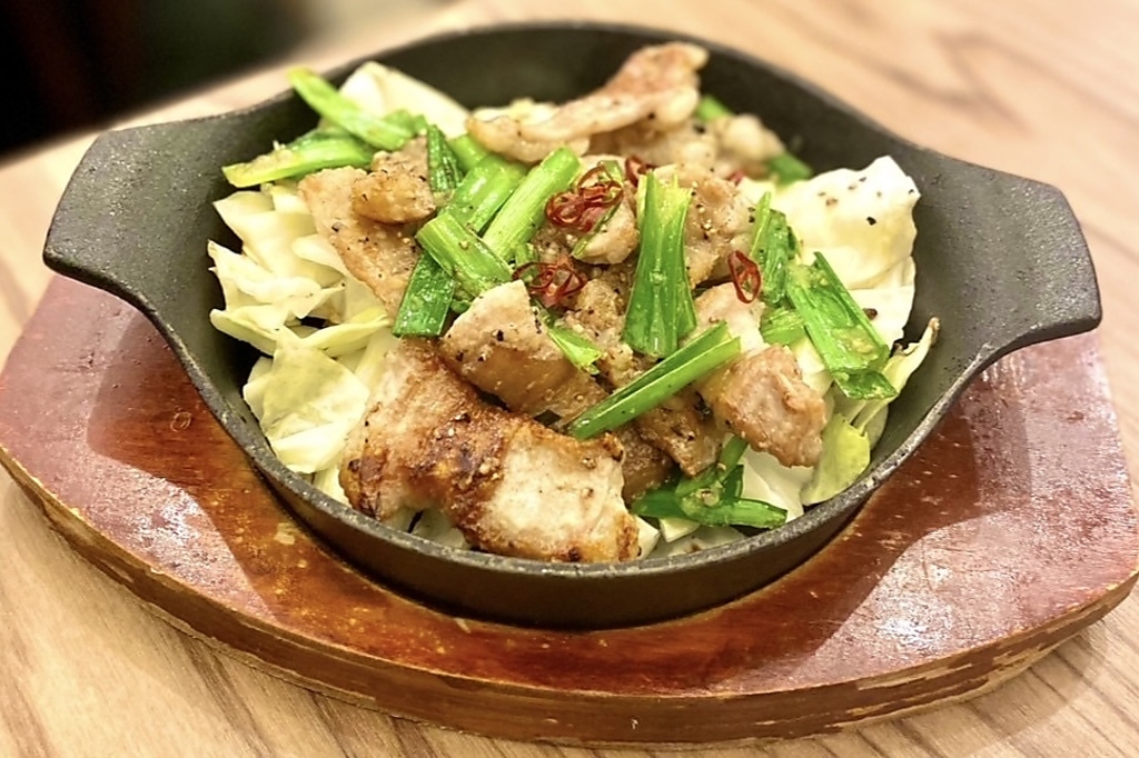 牛ホルモンの黒胡椒炒め