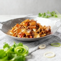 【こだわりの料理が織りなす満足のひと皿】