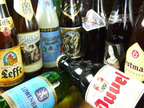 世界のおいしいビール100種とカクテルは300種類以上！うまい酒と料理はわが家にお任せ