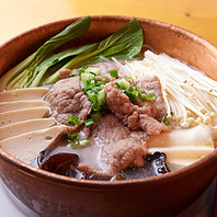 ツルンとした食感《米線》や《自家製揚げ餅》