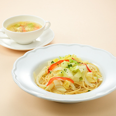 【ランチ／ディナー】たっぷり野菜のペペロンチーノ　スープ付