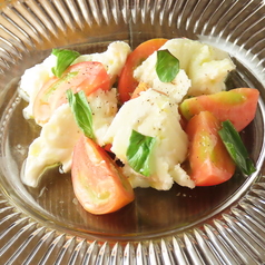 白糠酪恵舎モッツァレラチーズとアメーラのカプレーゼ