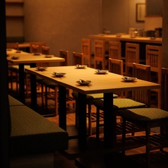 《大人数様向けテーブル席》【6名様から18名様】飲み会や女子会におすすめのお席です。飲み会や宴会におすすめのお席です。
