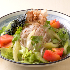 浅漬けセロリと大根のサラダ