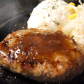 料理メニュー写真 黒豚ハンバーグ(オニオンソース・和風おろし)