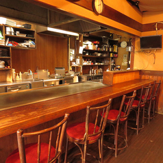 カウンターのお席をご用意いたしております。