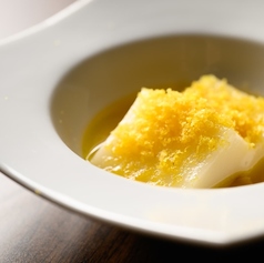 餅 （自家製カラスミとオリーブオイル）