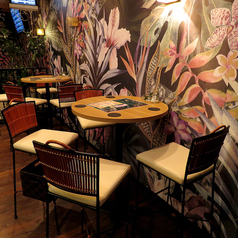 【テーブル席/2～4名様】駅近で便利！女子会にもおすすめ♪夜はゆっくりお酒も楽しめます☆飲み放題付コースは3500円～ご用意しています。