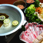 当店名物、和豚出汁しゃぶ！関東風と関西風のだし2種類あり♪お好みでお召し上がりください！