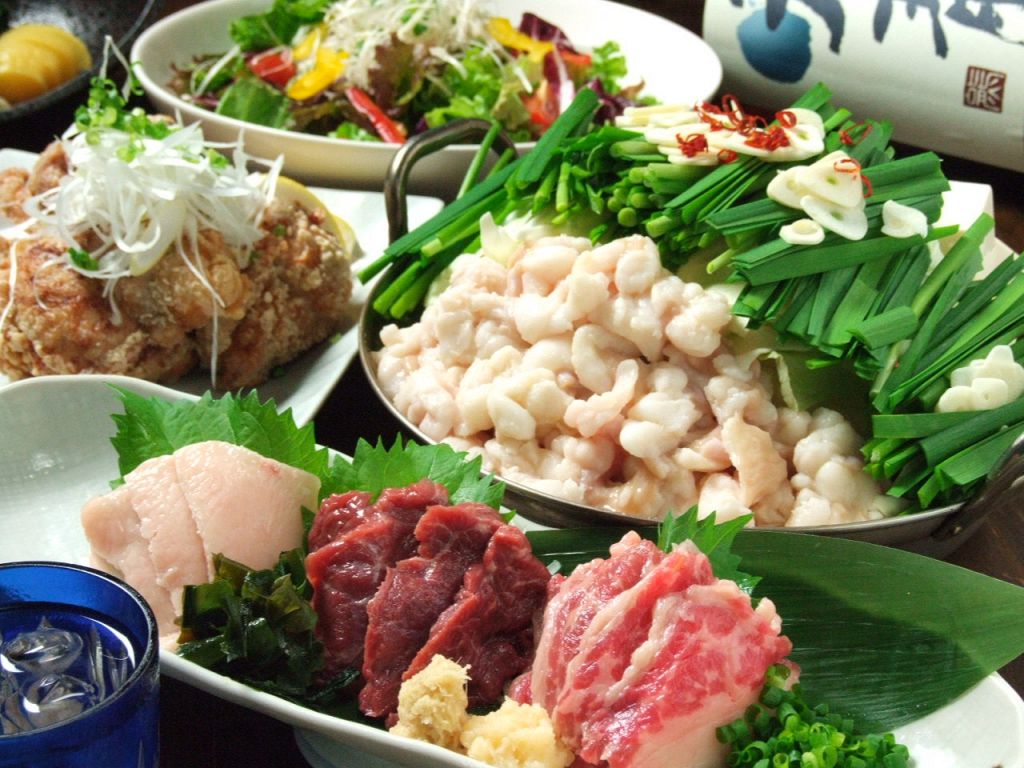 名物料理が満載です☆馬刺し、もつ煮