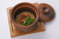 季節の土鍋飯。ご注文を受けてから炊き上げます！！