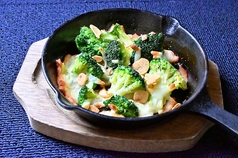 【ふわふわトロトロ！！】山芋のお好み焼き/【チーズとの相性最強！！】ブロッコリーチーズ焼き　各