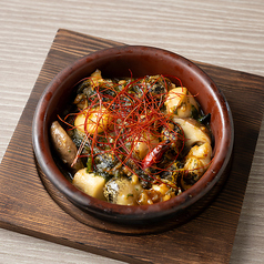 【おすすめ】　つぶ貝とあおさのバターガーリック炒め