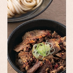 麻辣肉丼 きほんのうどんセット