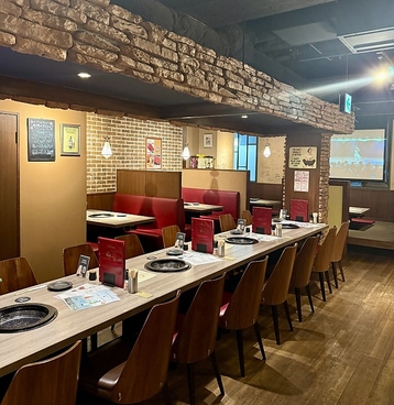 焼肉 IWAいわ 新大久保新宿店の雰囲気1