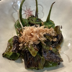 万願寺とうがらしの炭火焼き