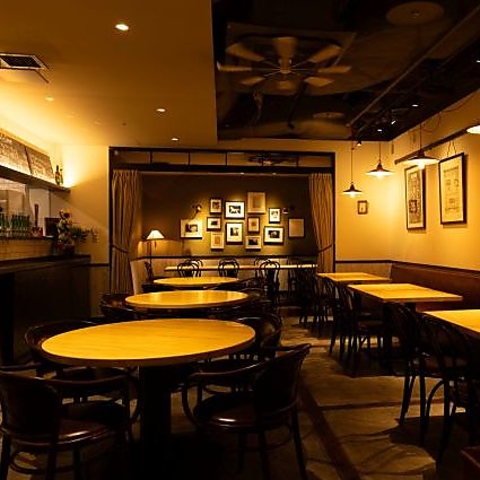 国内外から厳選した樽生クラフトビールを常時8TAPご用意！８～12名様可能な個室完備♪