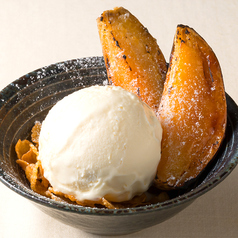 カリッと焼いた安納芋とバニラアイス