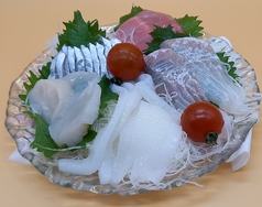 土曜日限定、お刺身5点盛り、朝さばいて新鮮です