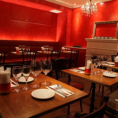 店内には至るところにオブジェが飾られており、個性的な二次会やプチ披露宴などにご利用いただいております