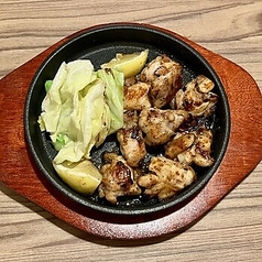 鶏もも塩レモン鉄板焼き