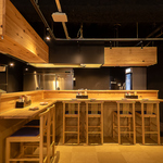 お一人様も大歓迎！落ち着いた雰囲気のカウンター席は、ゆっくりとお料理をご堪能いただけるお席です