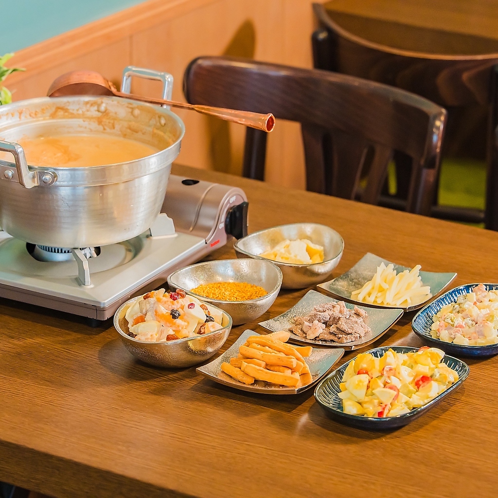 ヘルシーなお料理も充実☆女性にも喜ばれる、果物を使ったサラダなどモンゴルの味をご賞味ください♪