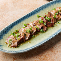 とろけるぞ・・・!これが鶏白レバーのたたきだ!