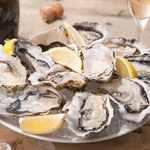 鮮度抜群なフレッシュオイスターは1個280円(税込) ♪プリプリ食感をお楽しみ下さい！