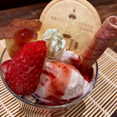 コトクリームパフェ　丹後あき姫いちご味