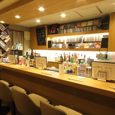 少人数で貸切が可能！日曜～木曜8名様以上・2時間3200円、3時間3800円で飲み放題。金曜・土曜・祝前日10名様以上・2時間3200円、3時間4200円。いずれもオードブル付き。