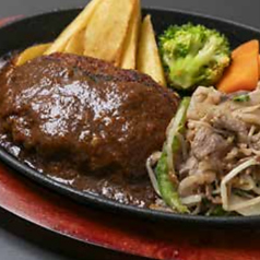【◆がっつりメニュー◆】ジューシーなお肉を沢山食べたい方におすすめ★＜ハンバーグ＆ビーフ焼肉セット＞の写真