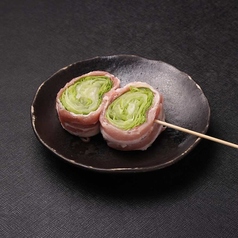 イカゲソ(1本)/シャキシャキレタス豚巻き(1本)
