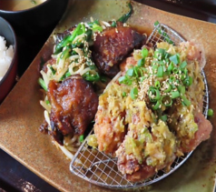 レバニラと油淋鶏定食