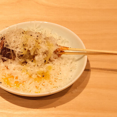 【お酒のお供に定番イタリアン♪】自家製ソーセージ“サルシッチャ”の串焼き 月見チーズタレの写真