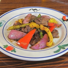 3色パプリカ牛肉サテ炒め