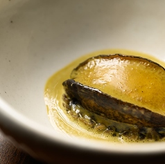 丸ごと蝦夷鮑 （肝ソース）