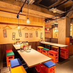 【総席数80席】会社の飲み会、二次会、同窓会、仲間との集まりなど、さまざまなシーンに対応可能。御徒町エリアでの大人数宴会は『屋台屋 博多劇場』にお任せください!大人数でも周りを気にせず、安心して思い思いに楽しめます。貸切などのご相談も気軽に店舗までご連絡ください♪