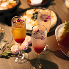 2時間飲み放題で楽しむ♪ 料理に合うドリンクで乾杯！
